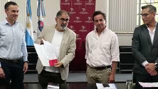 El Intendente Jorge entregó declaración de Interés Municipal al libro "Tierra Viva"