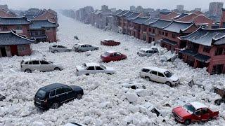 Huge stones falling, China in chaos! Streets flooded as hailstorm strikes Yunnan