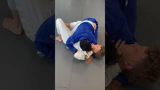 Gracie Raleigh BJJ | Side control escapes