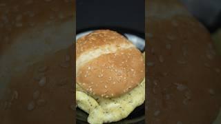 Anday Wala Burger  #youtubeshorts #viralshort #asmrfood #viral