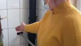 В Архангельской области  медсестра показала страшный туалет в провинциальной больнице