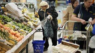 Auchan называет "слухами" информацию об уходе из России