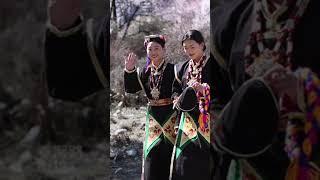 Learn about the Tibetan girls in ancient villages