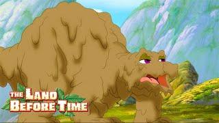 Stinky Spike needs a Shower  | Full Episode | The Land Before Time