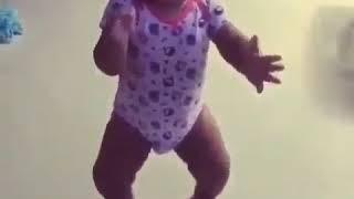 ضاعت فيفي عبده ونجوى فؤاد. طفله راقصه. Baby dancing