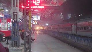 7 Dangerous Overtakes Of Looped Vikramshila By Rajdhani Gang At Midnight!!