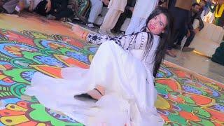 Meri Lagdi Kesy Na Vekhi Wafa Khan New Punjabi Mujra 2023 | Shakir Studio