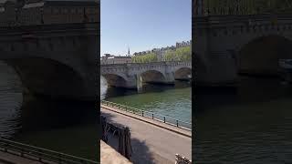 Увлекательная прогулка по Парижу.