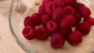 Eis mit heißen Himbeeren, Tonka Bohnen Eis, „Heiße Liebe“