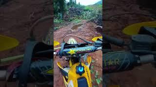 Goes over obstacles. suzuki rm125.