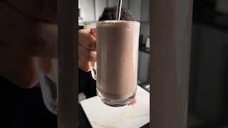 ميلك شيك شوكولاتة. الجزء ال ١١ من سلسلة مشروبات صيفية في ٤٩ ثانية.Milkshake chocolate.#وصفات_وجدي