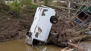 Power workers clean up storm damage in North Carolina | REUTERS