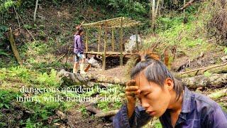 alone building bamboo frame house - by a young man // poor guy