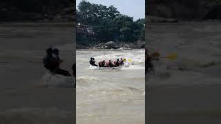 Rafting Experience in Rishikesh | Youtube Shorts| Travel Vlogger Travelling Bot #shorts