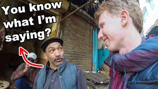 Surprising locals with Urdu on the streets of Pakistan  پاکستان میں اردو بولنا