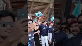 Hardik Pandya fan flower GT vs KKR IPL 2023