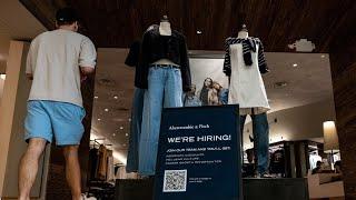 US Consumer Confidence Rises on Economy, Inflation Views