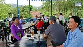 NGHỆ NHÂN BÙI BẢY HÁT Ở KHU DU LỊCH MIỀN ĐỒI