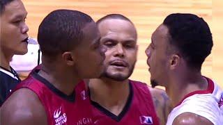 JUSTIN BROWNLEE AND CALVIN ABUEVA INTENSE DUEL IN THE 4TH QUARTER 