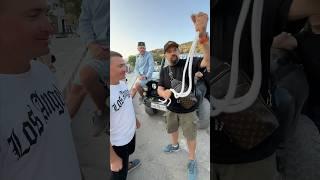 УДИВИЛИ КАПИТАНА ЯХТЫ ВЛАД АЛМАЗОВ #shorts #фокусы #юмор #аренамагии #приколы фокус с веревкой