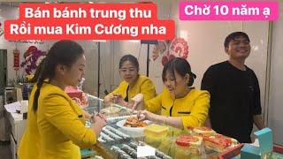 Thanh Chương Bán Bánh Trung Để quyết Tâm mua Kim  Cương THUỲ KIM KHIẾT để Cầu Hôn Vợ trong Tương lai