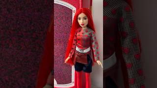 Red from Descendants 4 The Rise Of Red doll unboxing