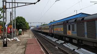 37137 CNB WAP7i swiftly decelerating for TSR for Sleeper Renewal at MBE.