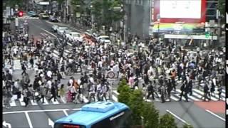 Die berühmte Shibuya Kreuzung in Tokio (JAPAN) / The famous Shibuya Crossing in Tokyo (JAPAN)