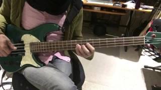 Have yourself a merry Christmas on electric bass