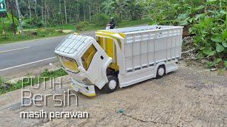 TRUK GIGA  ISUZU ELF putih polos made in (HKM kreasi)