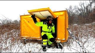 Zero Degree Night In Homemade Camper ( 0° F and 50 MPH Winds )