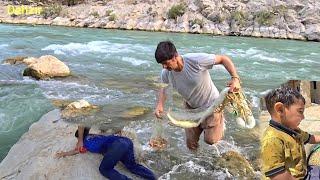Mr. Qorboun and the kids: A journey to the world of fish, exciting games by the water