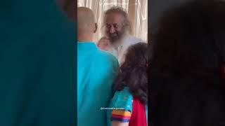 Divine Darshan & blessings from #florida @gurudev #srisrireels #srisriworld #devotees #devotion