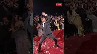 Throwback to these energetic dance moves by #RanveerSingh and #AkshayKumar at SCREEN Awards