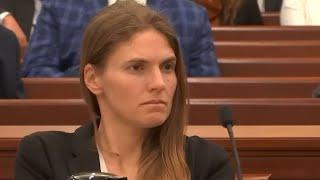 Ex-Polizist sagt gegen diese Mörderin vor Gericht aus! | Was ihre Blicke verraten...