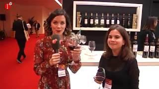IMÁS TV BRINDA CON UNA COPA DE VINO EN FENAVIN