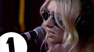 The Pretty Reckless - Champagne Supernova in the Live Lounge