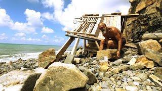 Unexpected fall: A stone from the mountain destroyed the roof of the hut!