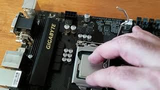 PC Assembly - Inserting the CPU