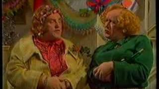 Les Dawson - It's Christmas with Cissie & Ada