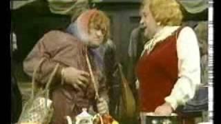 Les Dawson - Cissie & Ada - Visit to the Flea Market