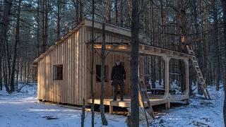 Building a large cabin with your own hands in the forest