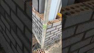Bricklayer laying front of house #bricklaying #brickwork #bricklayers #ytshort  #short4u #fybricktok
