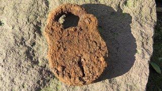 Metal Detecting - Cleaning iron relics: Electrolysis