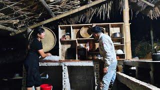 giang nga made a wooden shelf - Phong came home and was satisfied with it.