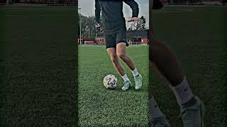 Easy trick for you  #football #Soccer #artsoccer #skilltutorial #footballskills #soccerdrills #socc