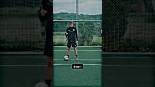 Hocus Pocus fake tutorial #footballskills #soccerskills #artsoccer #coaching #football #Soccer #soc