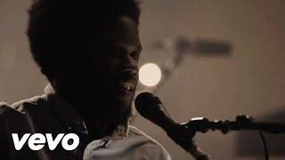 Michael Kiwanuka - Tell Me A Tale (Live At Hackney Round Chapel)