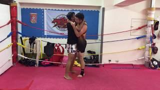 Muay Thai clinch training, MAX 格鬥館