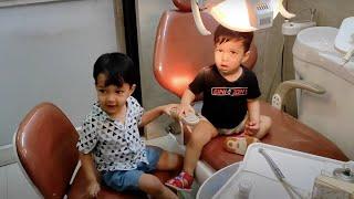 Rishu Prishu in mumma's Dental clinic
